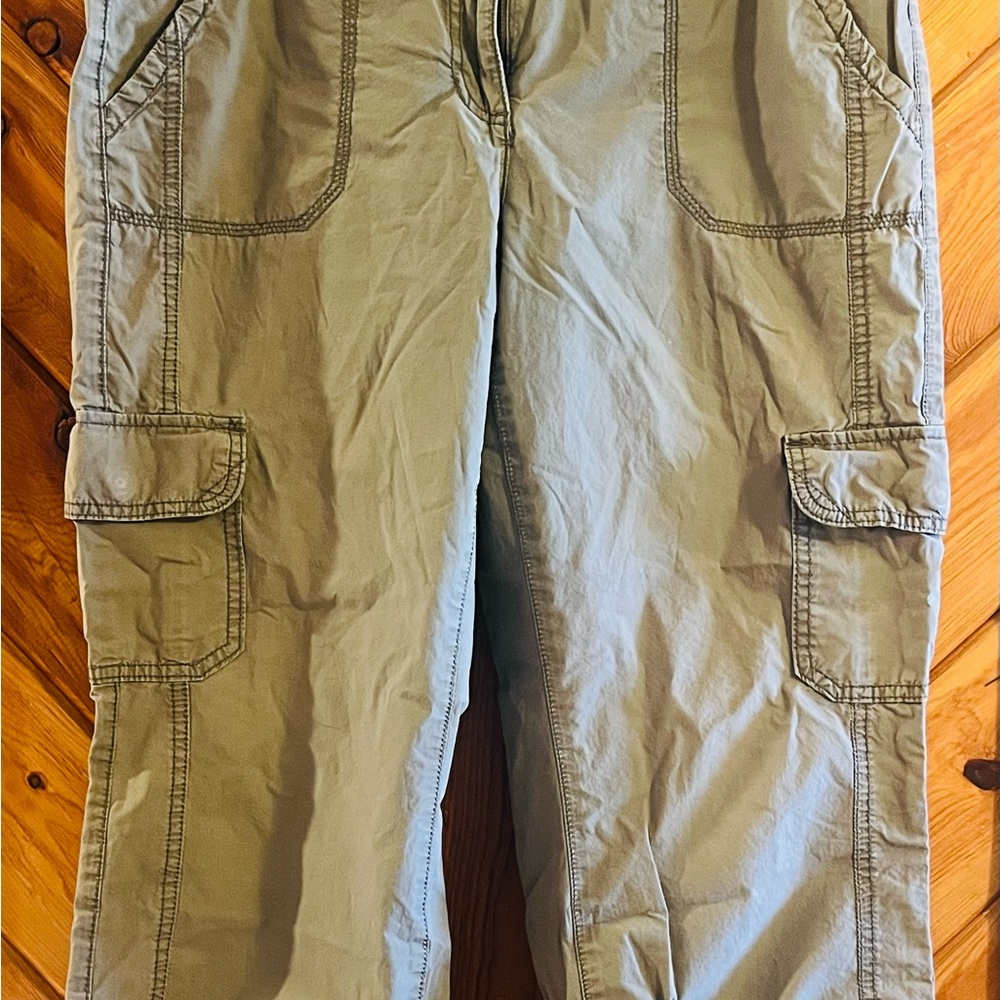 Tommy Hilfiger Women's Khaki Cropped Pants